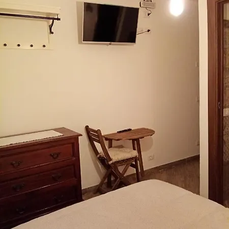 Il Vecchio Lupo Bed & Breakfast *